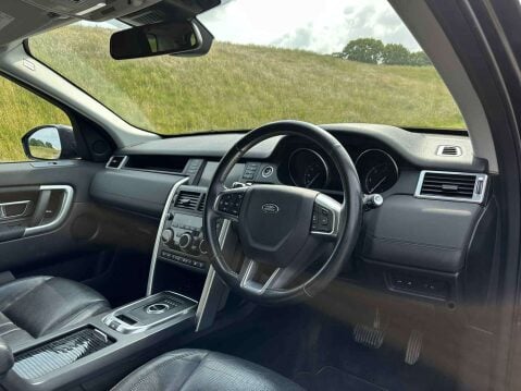 Land Rover Discovery Sport 2.0 Discovery Sport Black HSE TD4 Auto 4WD 5dr 19
