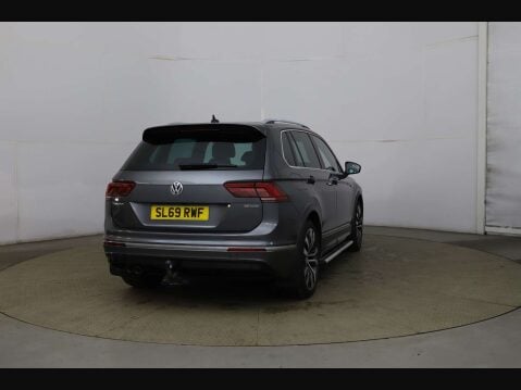 Volkswagen Tiguan 2.0 Tiguan R-Line Tech TDI Semi-Auto 5dr 3