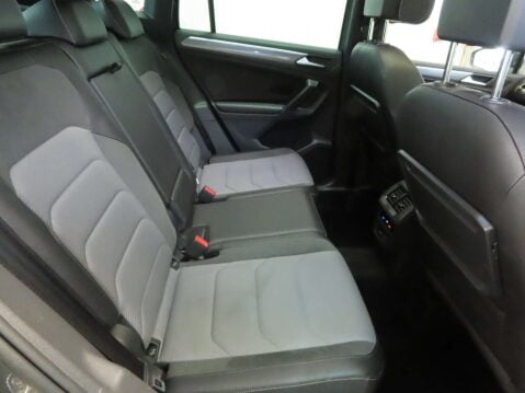 Volkswagen Tiguan 2.0 Tiguan R-Line Tech TDI Semi-Auto 5dr 7