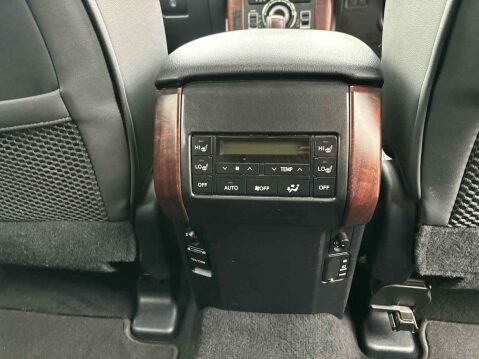 Toyota Land Cruiser 2.8 Land Cruiser Invincible D-4D Auto 4WD 5dr 18