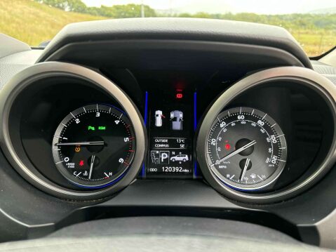 Toyota Land Cruiser 2.8 Land Cruiser Invincible D-4D Auto 4WD 5dr 19