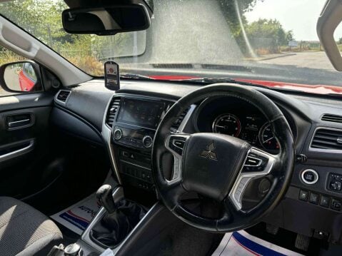 Mitsubishi L200 2.3 L200 Warrior DI-D 4WD 9