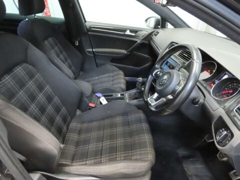 Volkswagen Golf 2.0 Golf GTD 5dr 9