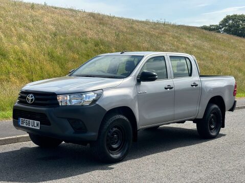 Toyota Hilux 2.4 HI-Luxury Active D-4D 4WD Double Cab 4WD 5dr 3