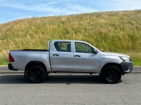 Toyota Hilux 2.4 HI-Luxury Active D-4D 4WD Double Cab 4WD 5dr 4