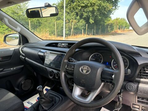 Toyota Hilux 2.4 HI-Luxury Active D-4D 4WD Double Cab 4WD 5dr 9