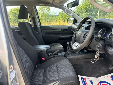 Toyota Hilux 2.4 HI-Luxury Active D-4D 4WD Double Cab 4WD 5dr 10