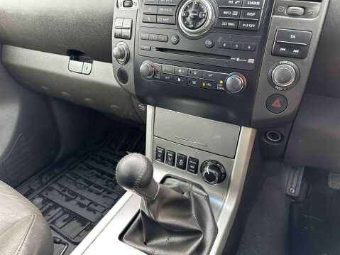 Nissan Navara 2.5 Navara Tekna dCi 4WD 5dr 11