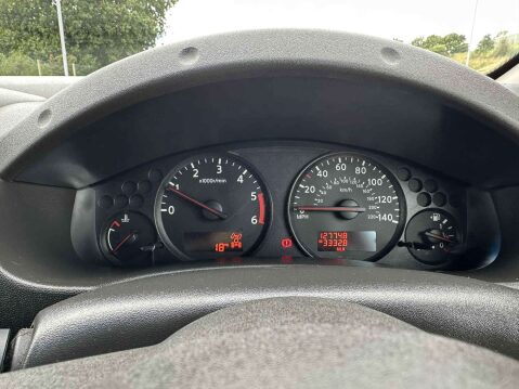 Nissan Navara 2.5 Navara Tekna dCi 4WD 5dr 12