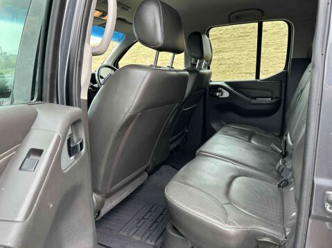 Nissan Navara 2.5 Navara Tekna dCi 4WD 5dr 13