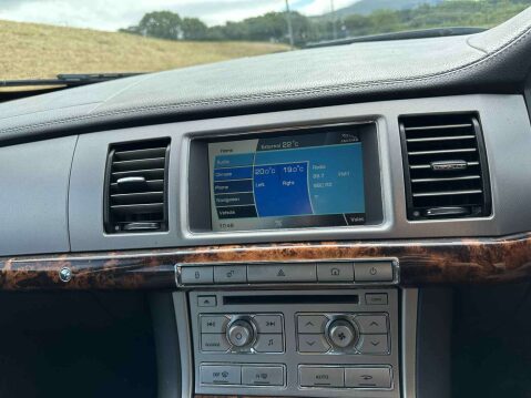 Jaguar XF 3.0 XF Luxury V6 Auto 4dr 14
