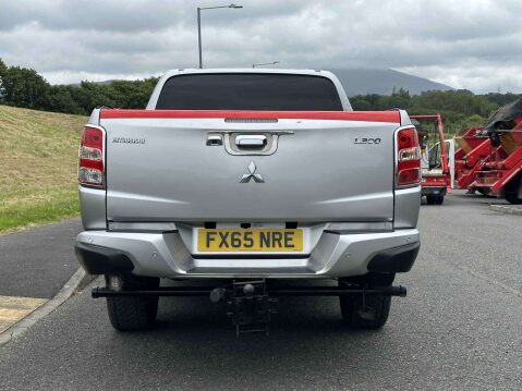 Mitsubishi L200 2.4 L200 Barbarian Double Cab DI-D 4WD 5dr 5
