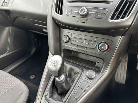 Ford Focus 1.0 Focus ST-Line 5dr 17