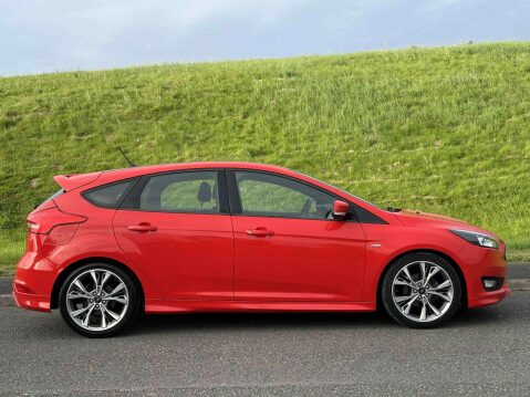Ford Focus 1.0 Focus ST-Line 5dr 3