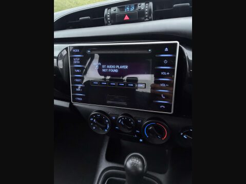 Toyota Hilux 2.4 HI-Luxury Active D-4D 4WD Double Cab 4WD 5dr 13