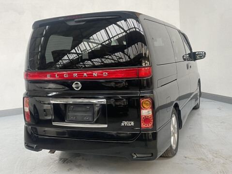 Nissan Elgrand E51 2.5 V6 HIGHWAY STAR Black Leather Edition, Series 3 6