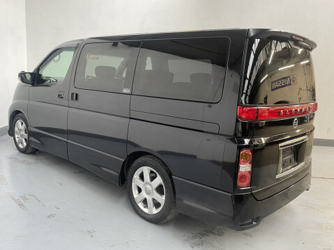 Nissan Elgrand E51 2.5 V6 HIGHWAY STAR Black Leather Edition, Series 3 9