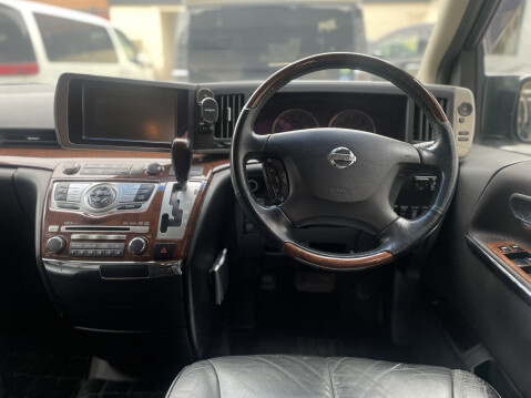 Nissan Elgrand E51 2.5 V6 HIGHWAY STAR Black Leather Edition, Series 3 11