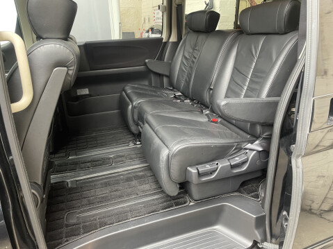 Nissan Elgrand E51 2.5 V6 HIGHWAY STAR Black Leather Edition, Series 3 14