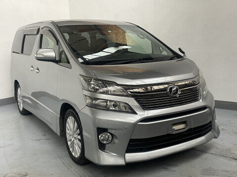 Toyota Vellfire 2.4 Z, 8 Seater, LPG Converted + Tow Bar 1