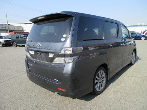 Toyota Vellfire 2.4 Z + 7 Seats 3