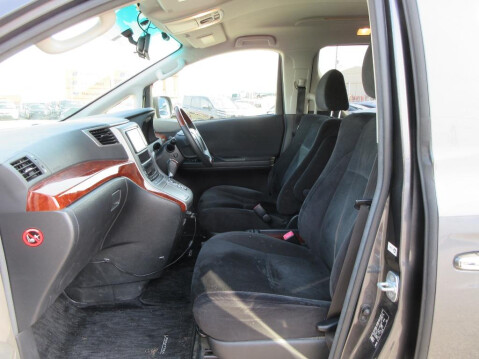 Toyota Vellfire 2.4 Z + 7 Seats 11