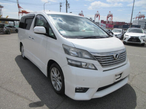 Toyota Vellfire 2.4 Z PLATINUM SELECTION + 7 Seats 1