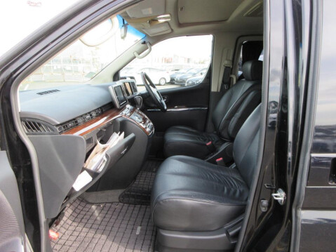 Nissan Elgrand E51 3.5 V6 HIGHWAY STAR BLACK LEATHER EDITION + 8 Seats + Sunroofs 11