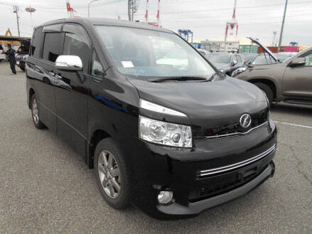 Toyota Voxy 2.0 ZS KIRAMEKI + 8 Seats