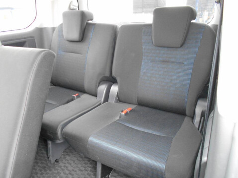 Toyota Voxy 2.0 ZS KIRAMEKI + 8 Seats 9
