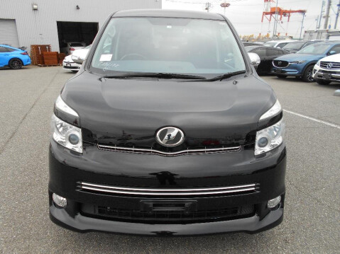 Toyota Voxy 2.0 ZS KIRAMEKI + 8 Seats 4