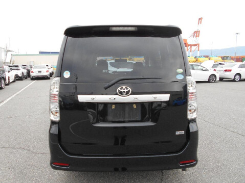 Toyota Voxy 2.0 ZS KIRAMEKI + 8 Seats 5