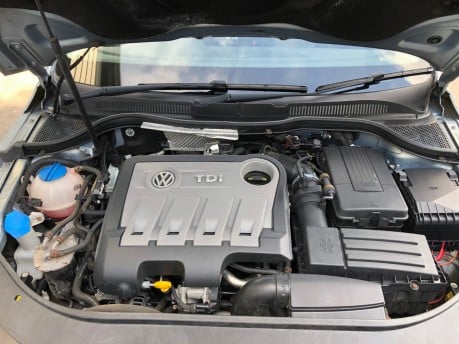 Volkswagen CC 2.0 TDI BLUEMOTION TECHNOLOGY DSG auto 62,000m DAB, nav, AC 7