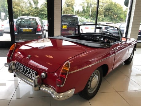 MG B ROADSTER RESTORED IN 2006 SAME FAMILY OWNED SINCE 1980 11