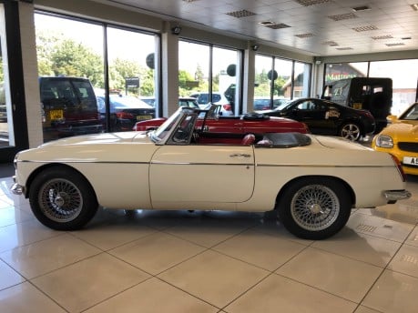 MG MGC ROADSTER Highly usable classic with thousands spent on it! 3