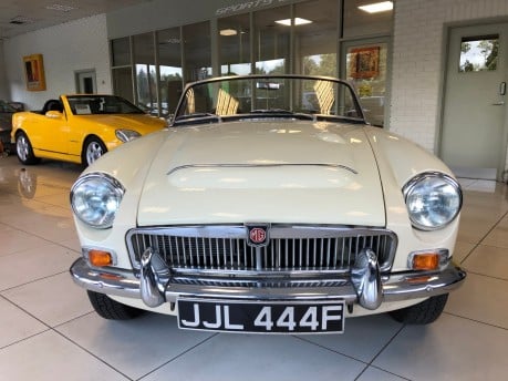 MG MGC ROADSTER Highly usable classic with thousands spent on it! 9