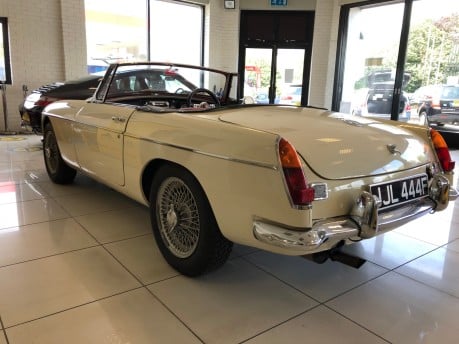 MG MGC ROADSTER Highly usable classic with thousands spent on it! 4