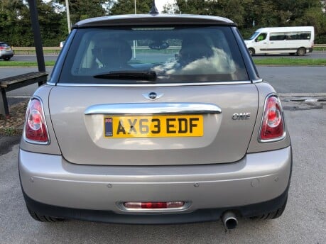 Mini Hatch 1.6 ONE BAKER STREET just 64,000 miles DAB, bluetooth, sensors 5