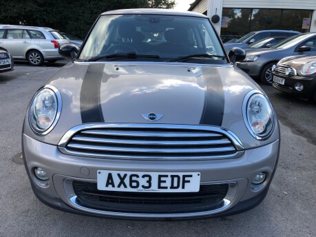 Mini Hatch 1.6 ONE BAKER STREET just 64,000 miles DAB, bluetooth, sensors 6