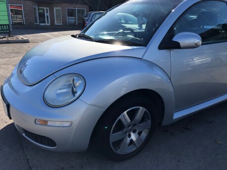 Volkswagen Beetle 1.6 LUNA 8V petrol 2 owners just 26,000 miles! cambelt changed 17