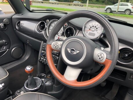 Mini Convertible 1.6 COOPER SIDEWALK just 55,000 miles, leather, heated seats, cruise 2