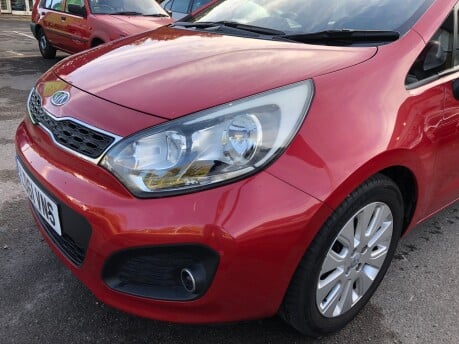 Kia Rio 1.4 2 petrol manual 5 door 66,000 miles FSH £160 tax, ULEZ compliant 17