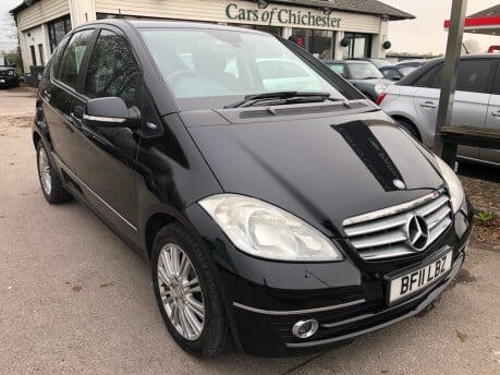 Mercedes-Benz A Class A160 ELEGANCE SE automatic petrol 5 door 62,000 FSH ULEZ compliant 4