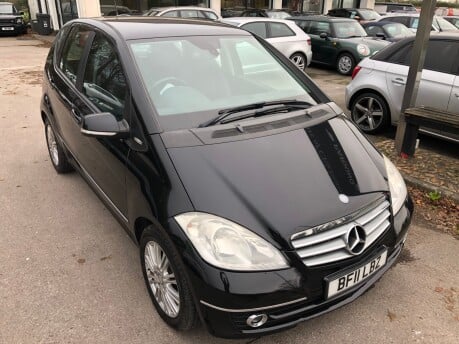 Mercedes-Benz A Class A160 ELEGANCE SE automatic petrol 5 door 62,000 FSH ULEZ compliant 17