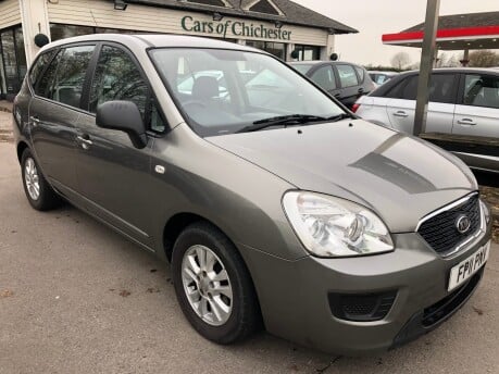 Kia Carens 1.6 CRDI 1 just 49,000 miles service history, radio CD, electric windows 4