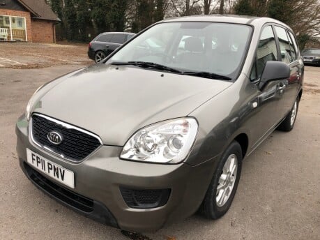 Kia Carens 1.6 CRDI 1 just 49,000 miles service history, radio CD, electric windows 13