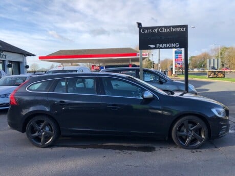 Volvo V60 D2 R-DESIGN LUX NAV £20 road tax, bluetooth, heated seats, sensors 9