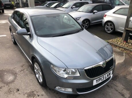 Skoda Superb 1.6 TDI CR SE PLUS GREENLINE 1 owner 51,000m FSH inc cambelt £35 tax 18