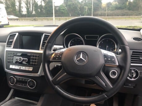 Mercedes-Benz M Class ML350 BLUETEC SPECIAL EDITION just 55,000m 5