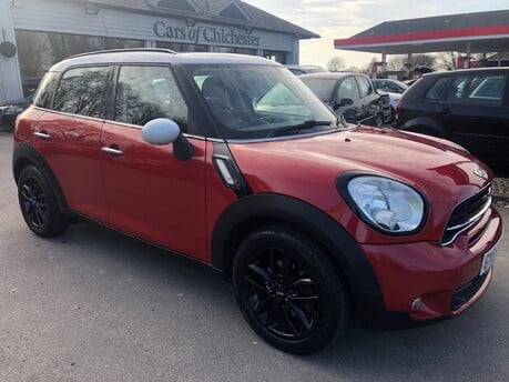 Mini Countryman COOPER SD 2.0 Diesel automatic just 54,000m FSH, sensors, bluetooth